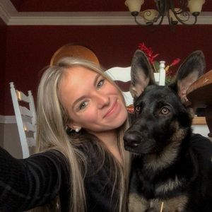 Meet your Posher, Mackenzie